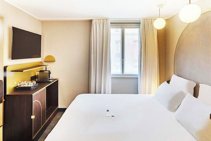 Room 52 of 103