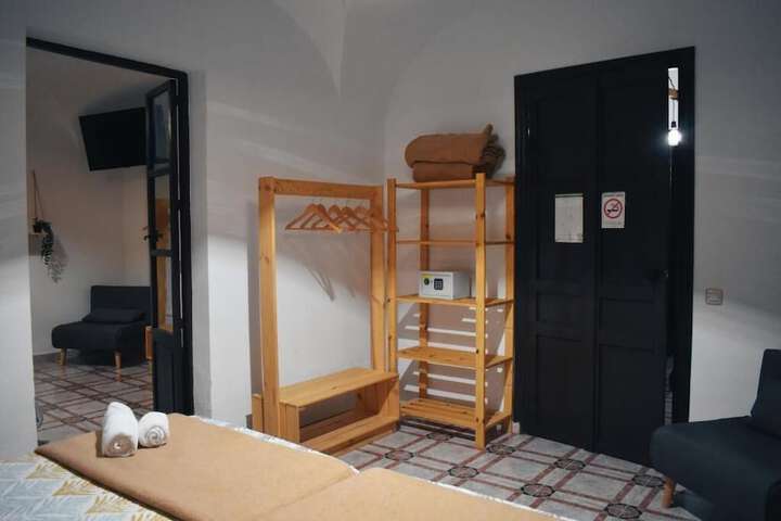 Room 3 of 41