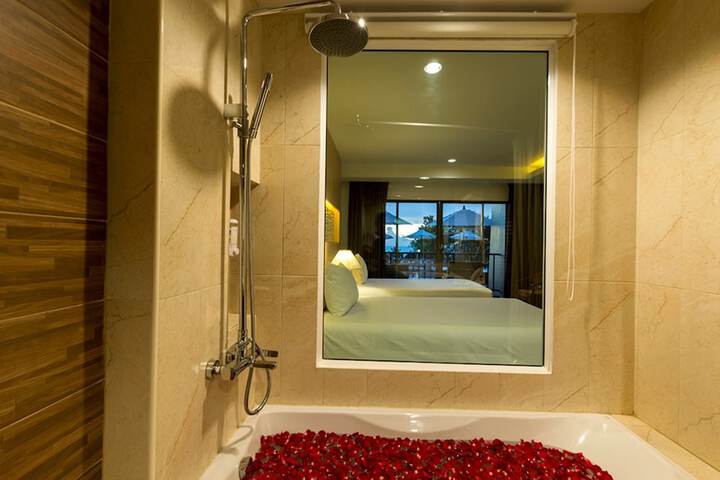 Room 32 of 73