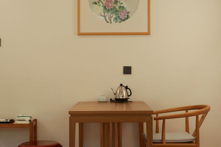 Room 62 of 80