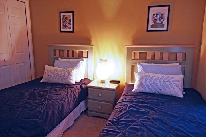 Room 9 of 25