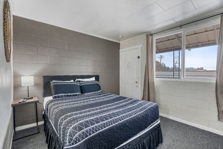 Room 25 of 61