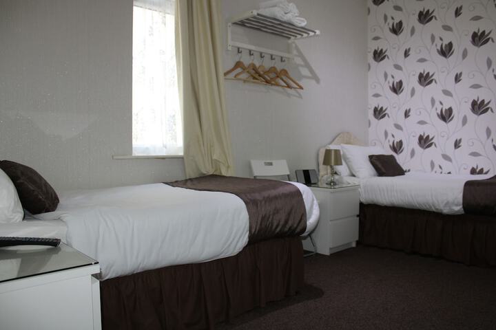 Room 12 of 34