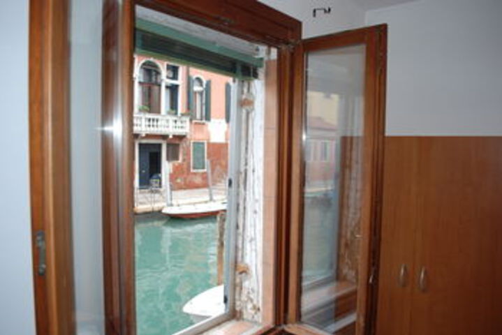 Room 7 of 17