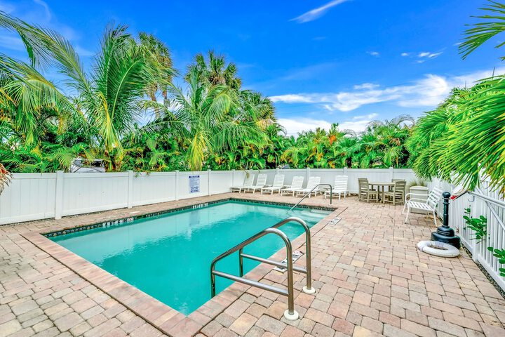 Pool 43 of 52