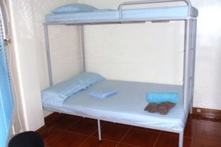 Room 13 of 16
