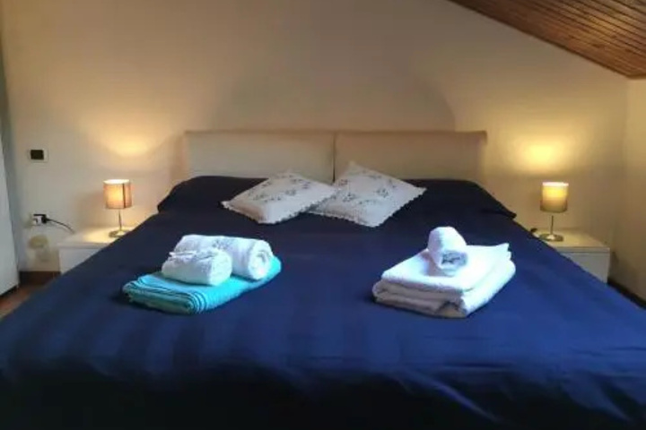 Room 6 of 15