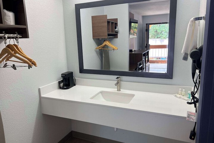 1 King Bed Efficiency Upgrade (2 of 12)