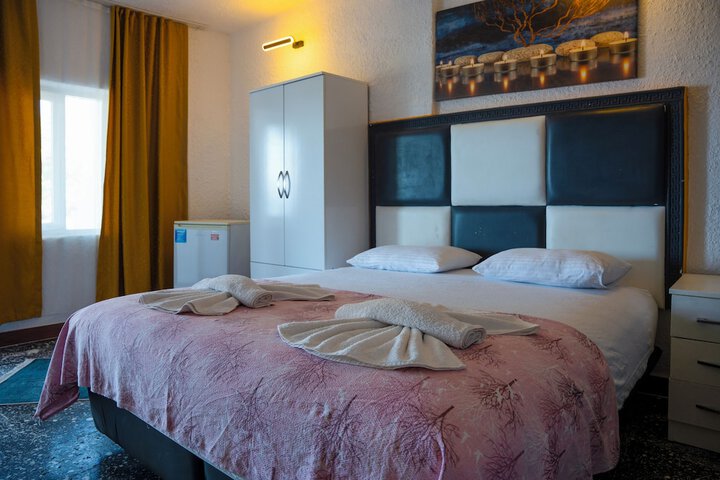 Room 8 of 60