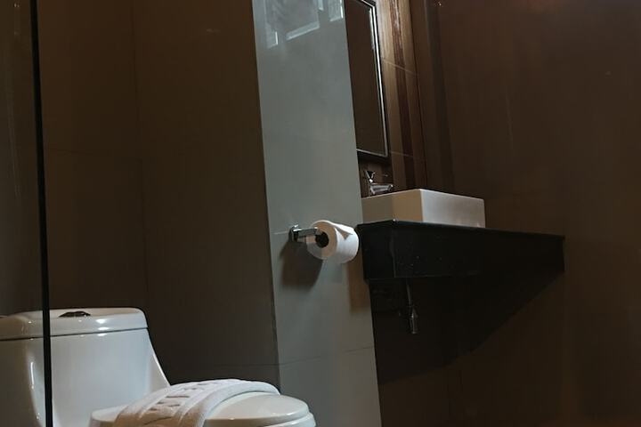Room 30 of 49