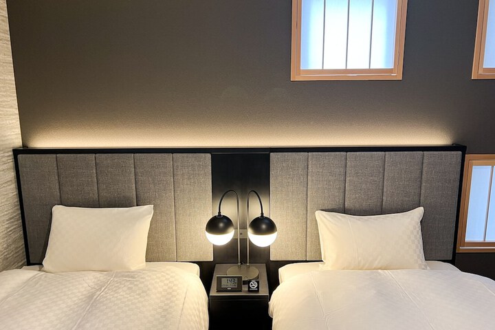 Room 13 of 60