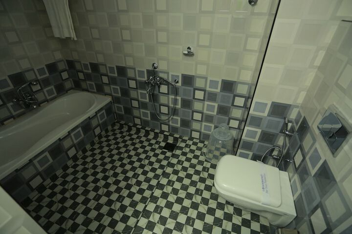Room 18 of 43