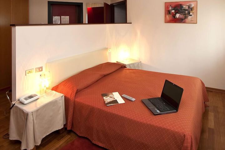 Room 8 of 55