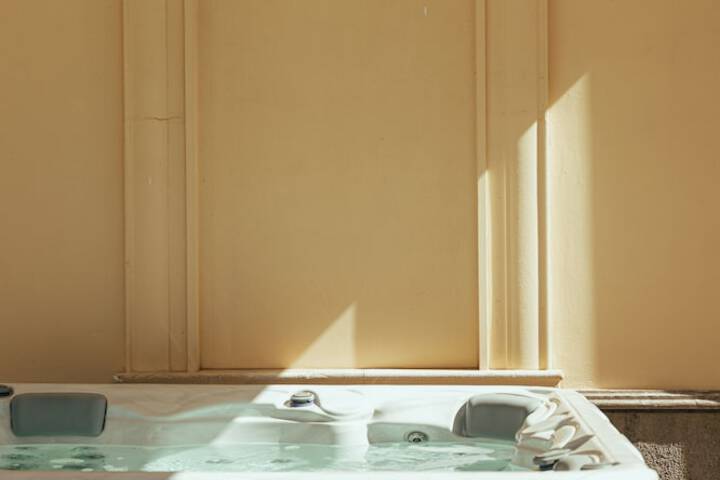 Hot Tub 43 of 87
