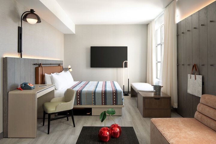 Room 9 of 43
