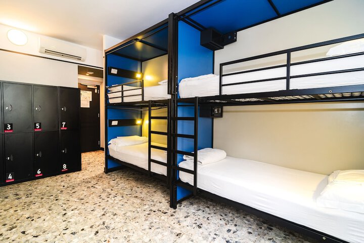 Room 16 of 62