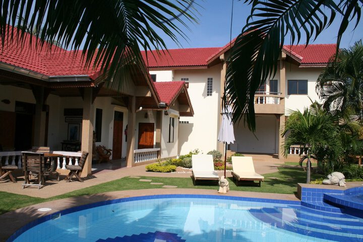 Hotel with Pool