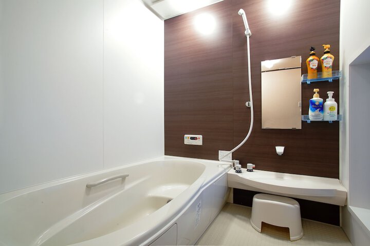 Room 8 of 18