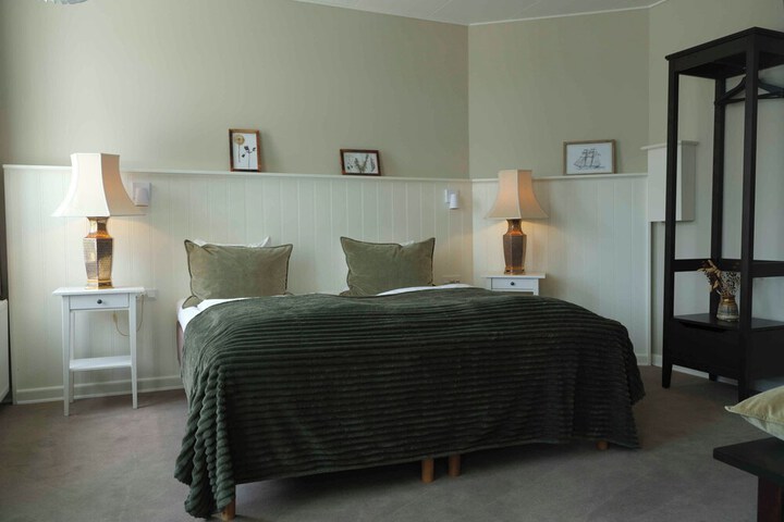 Room 133 of 214