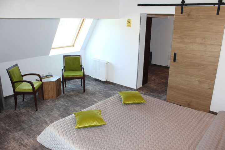 Room 7 of 46