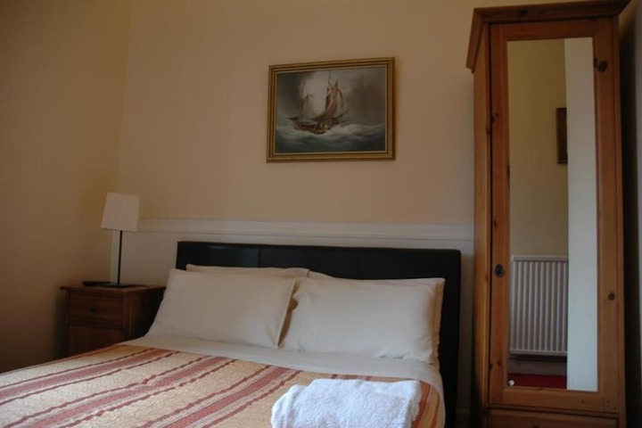 Room 9 of 29
