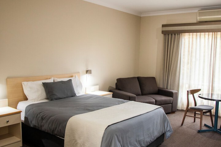Room 12 of 48
