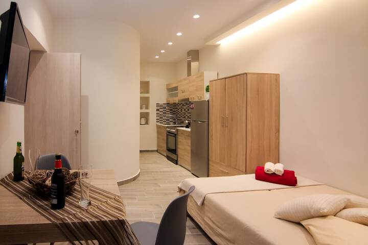 Room 2 of 7