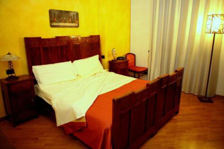 Room 4 of 5