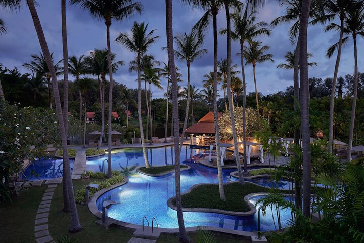 Pool 128 of 237