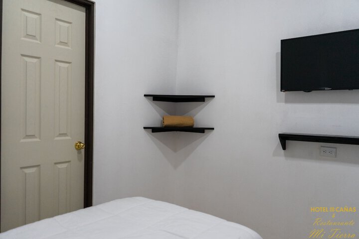 Room 5 of 82