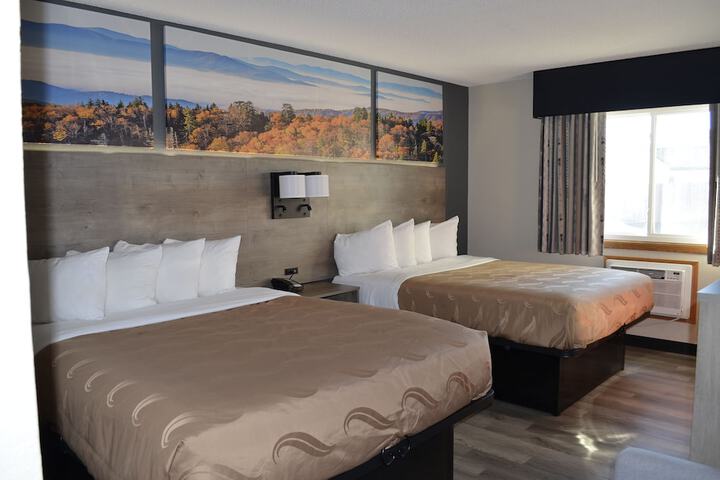 2 Queen Beds (3 of 13)