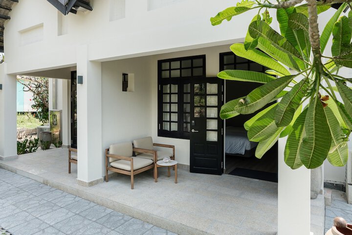 Hotel Exterior 122 of 125