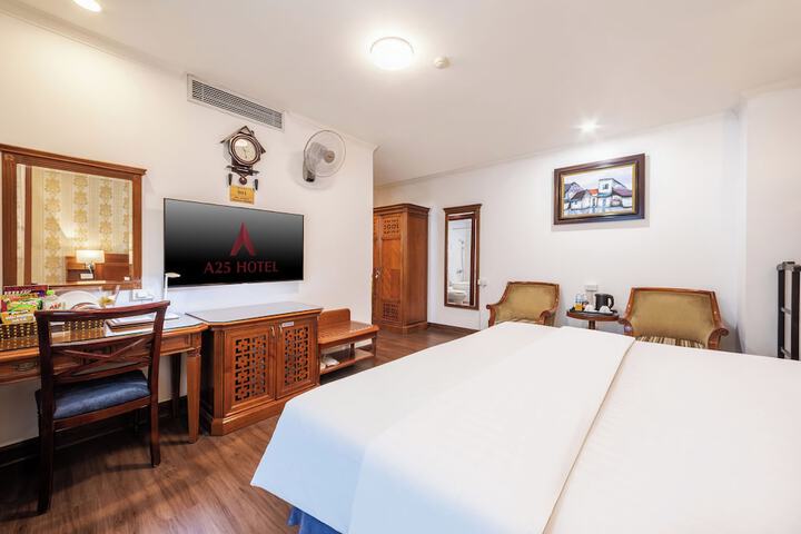 Room 4 of 33