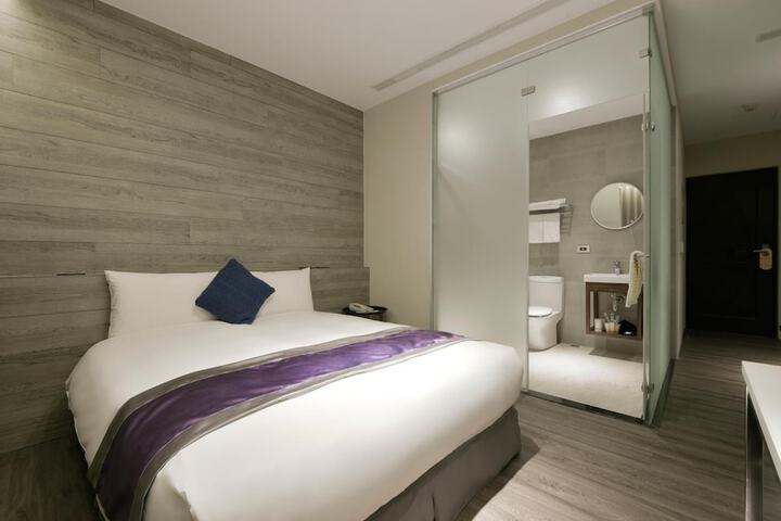 Room 34 of 51