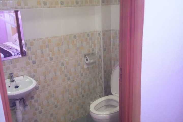 Room 10 of 11