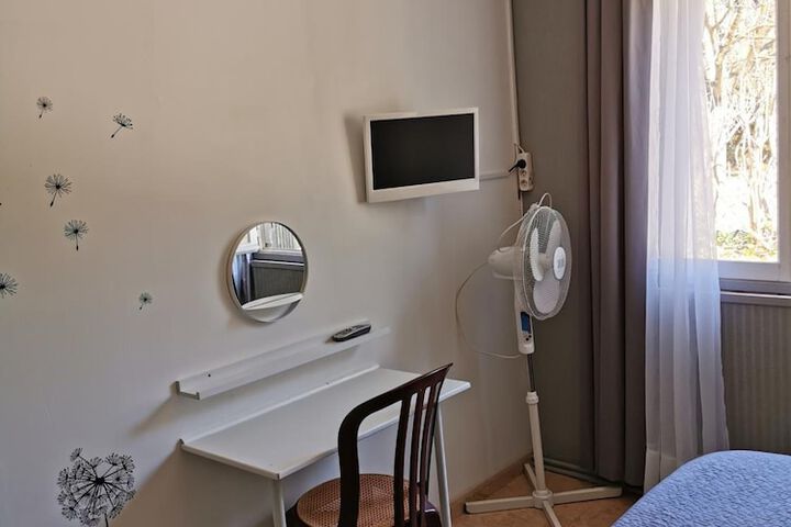 Room 15 of 64