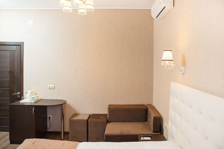 Room 15 of 147