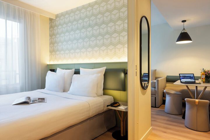 Room 14 of 52