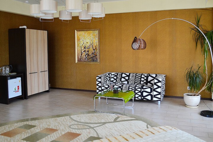 Room 28 of 59