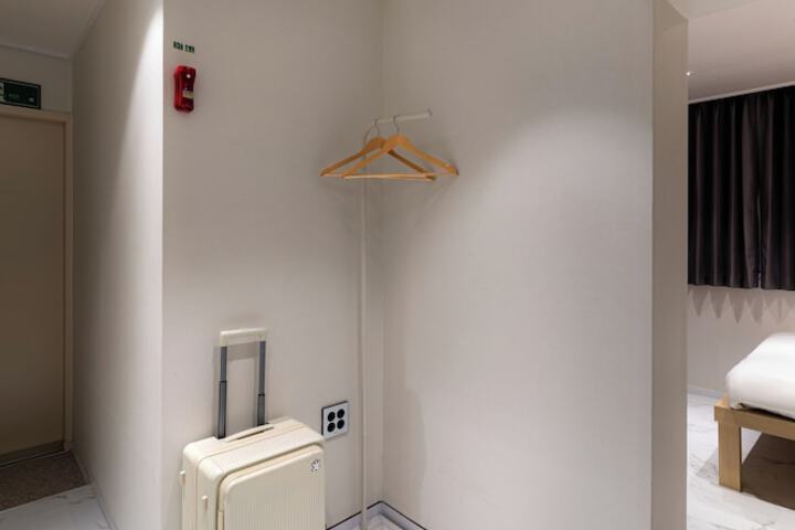 Room 15 of 84