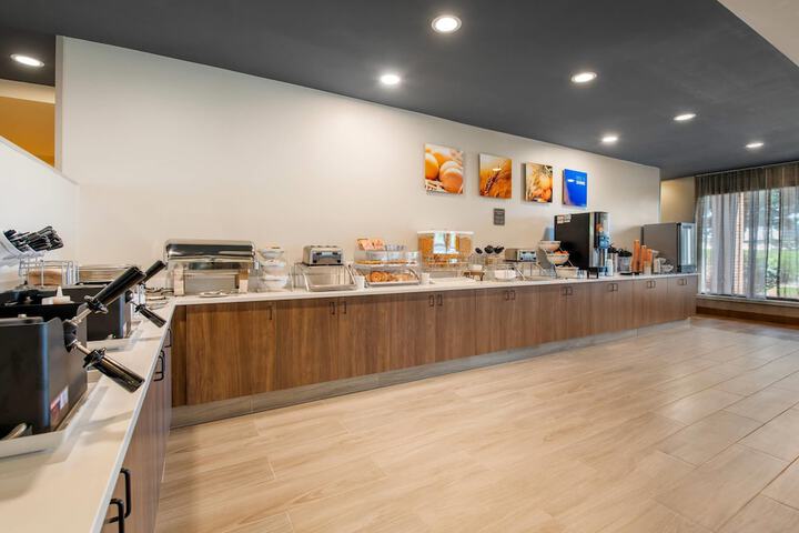 Breakfast area