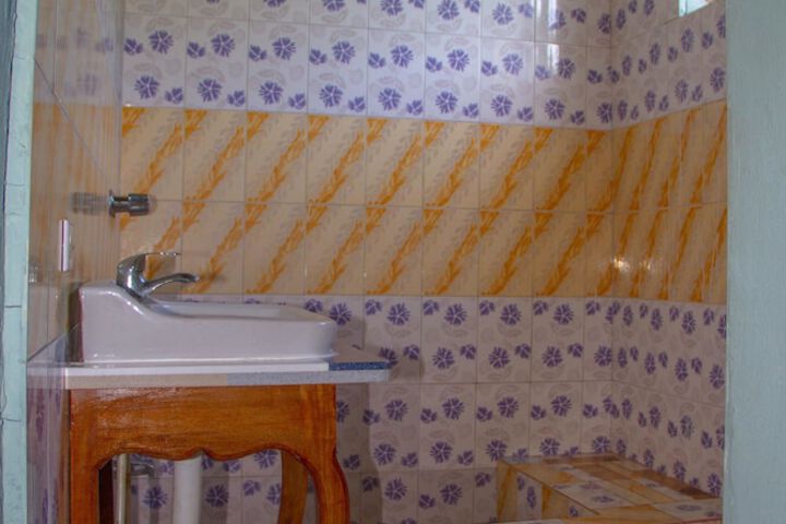 Room 28 of 68
