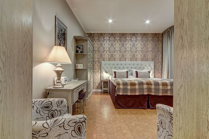 Room 25 of 120