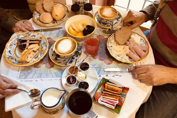 Breakfast/Coffee Service 66 of 100