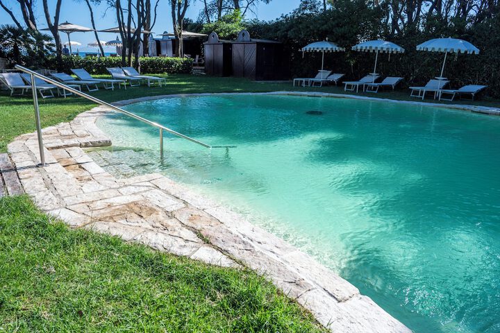 Pool 43 of 90