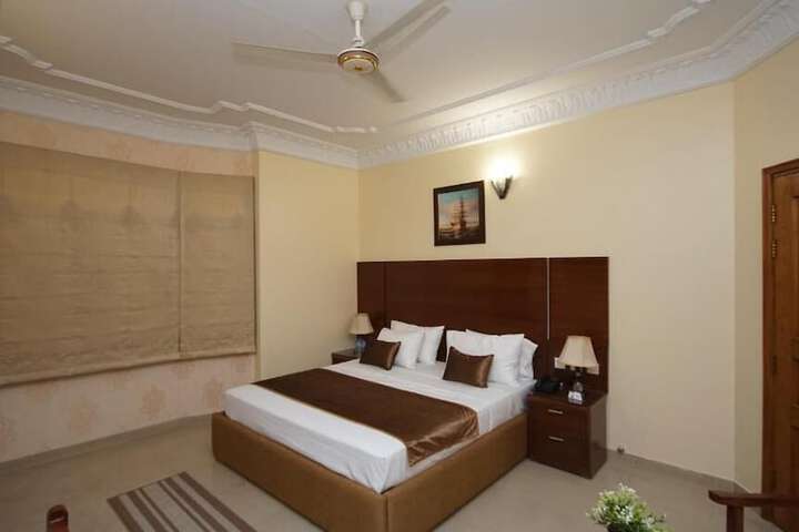 Room 6 of 48