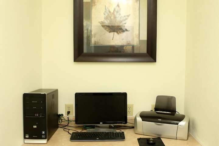 Business Center 34 of 53