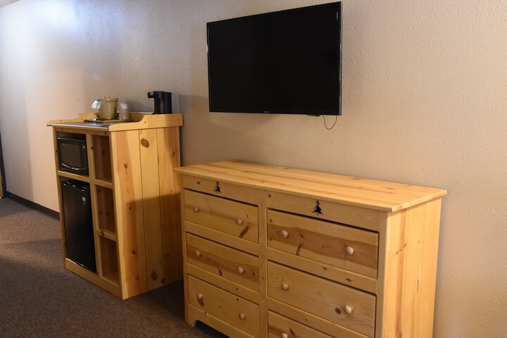 1 King Bed (1 of 6)
