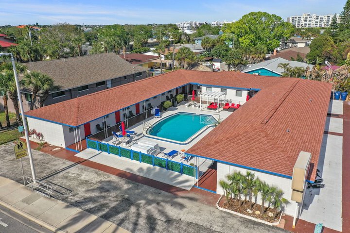 Sun Island Motel in St. Pete Beach, FL