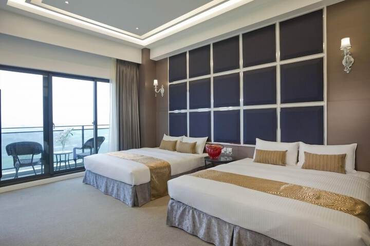 Room 8 of 47